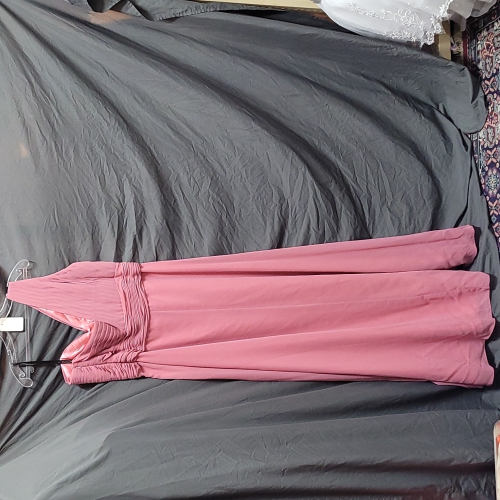 Dress - Picture 4 of 6